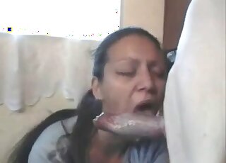 Agile mature gets real orgasmic pleasure of zoo sex with a dog